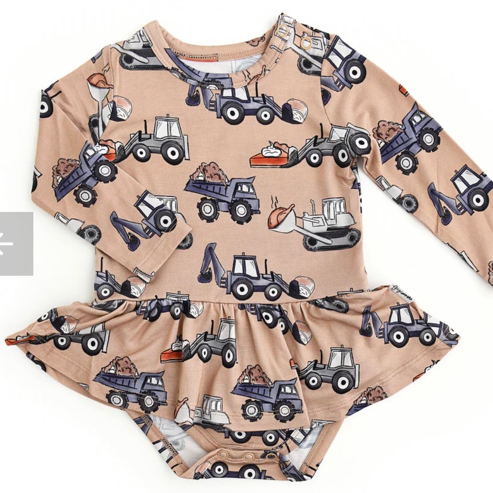 Gigi and Max Bamboo Eddie TuTu